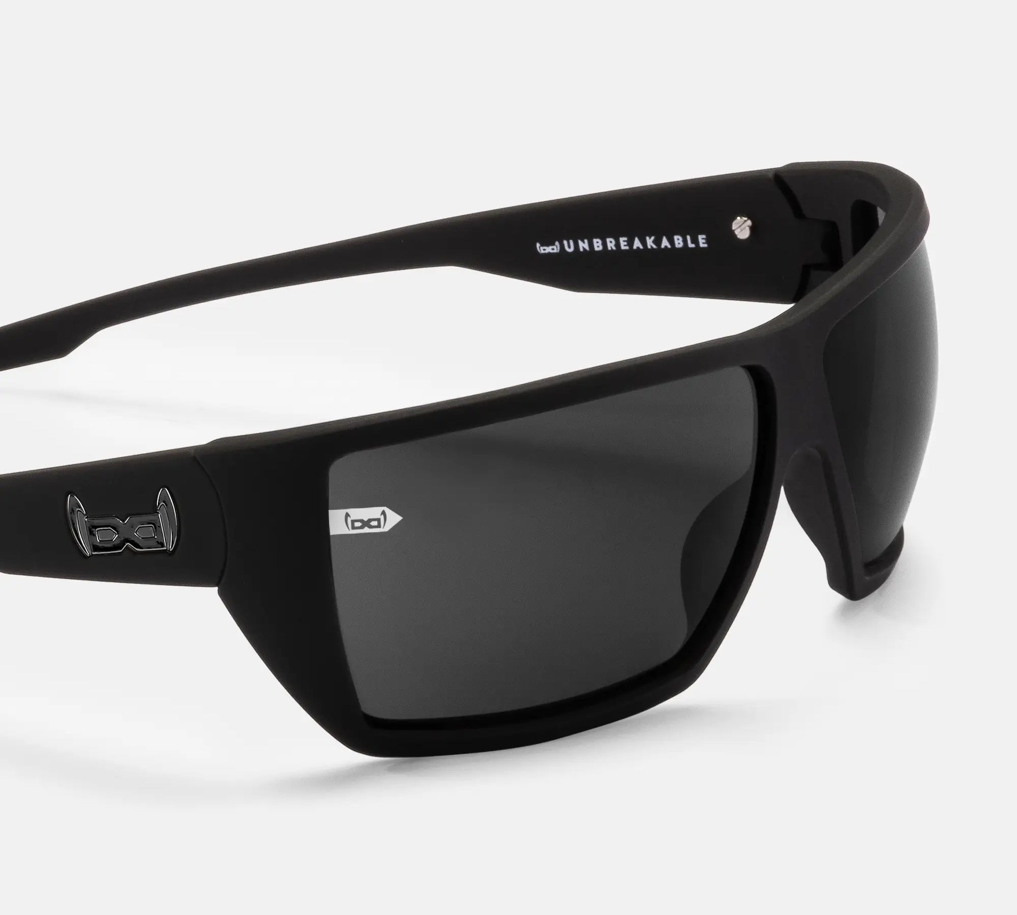 G24 - black in black