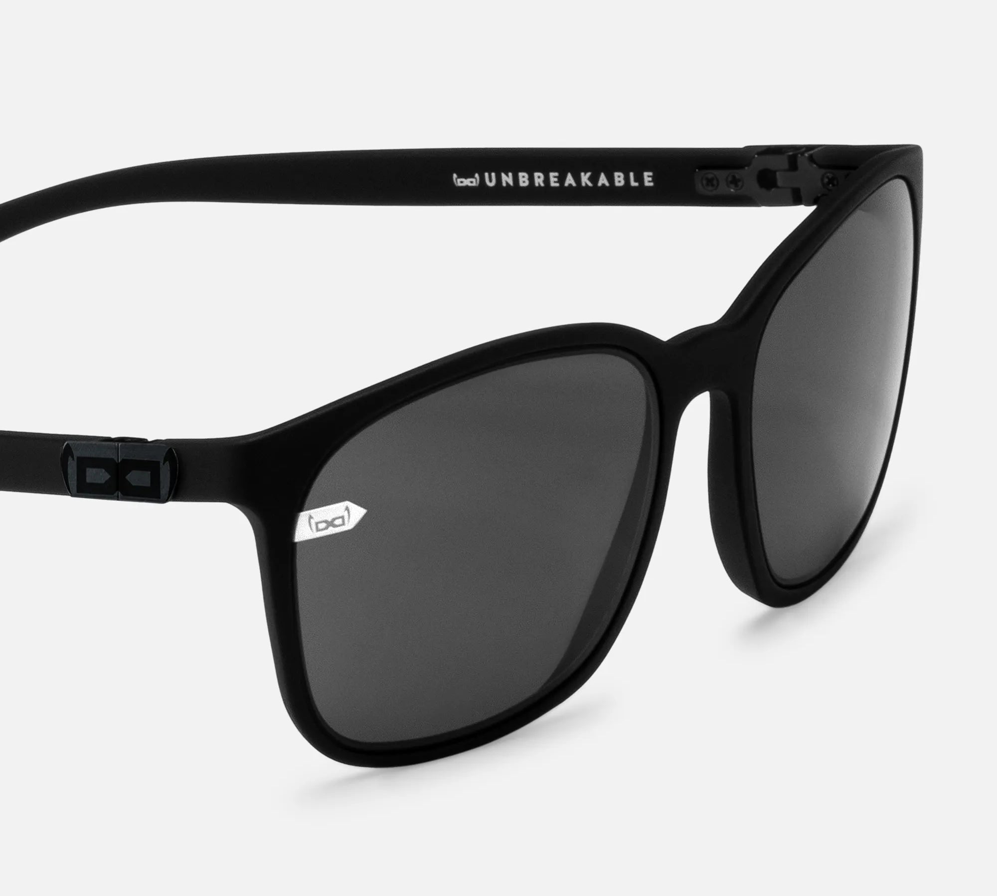 Gi22 Amadeus - black in black