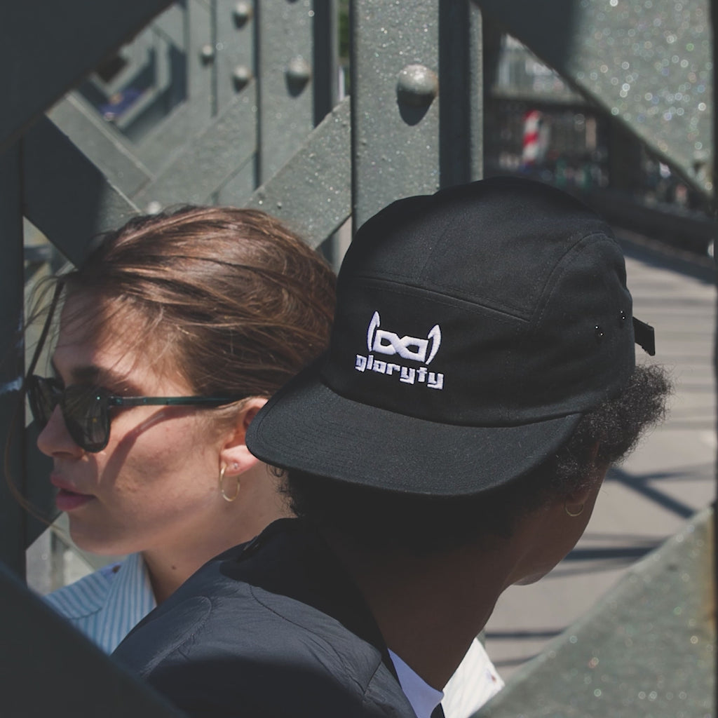 Gi22 Amadeus - black in black